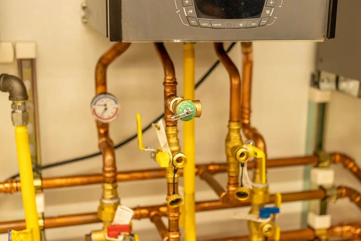 Licensed technician providing Emergency Plumbing for a homeowner in Coraopolis